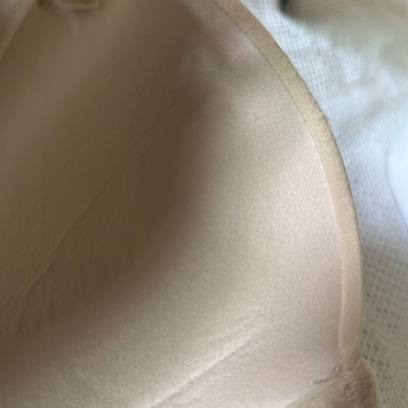 Maidenform Cream Shapewear Bodysuit with Underwire Support - Picture 12 of 13